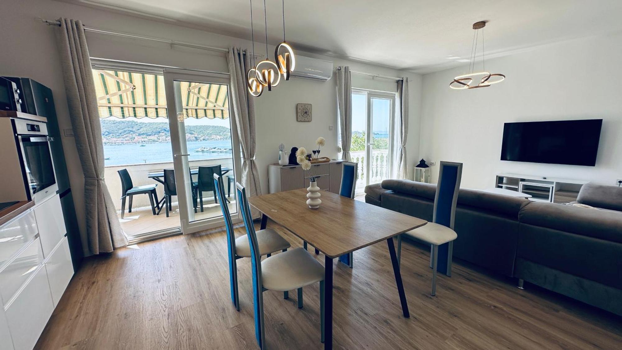 Apartments Anica Supetarska Draga Ngoại thất bức ảnh