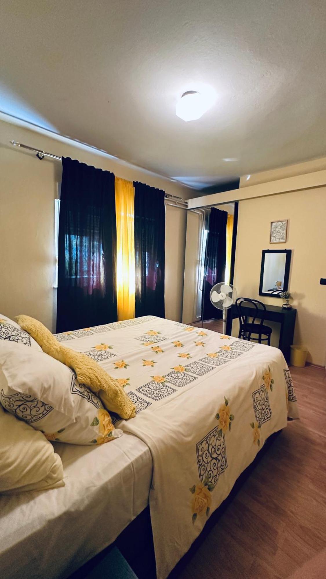 Apartments Anica Supetarska Draga Ngoại thất bức ảnh