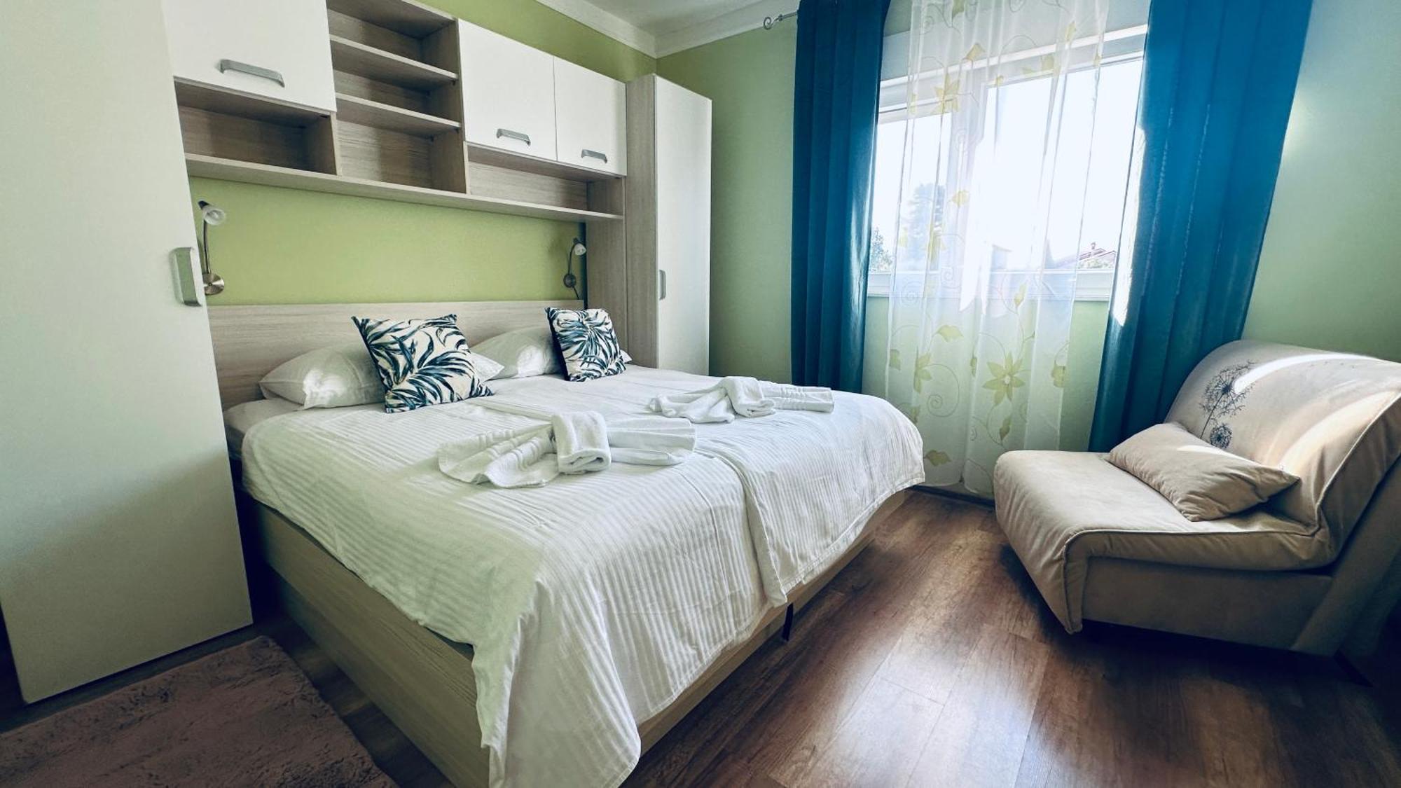 Apartments Anica Supetarska Draga Ngoại thất bức ảnh